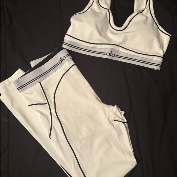 ALO Yoga White and Black Bra and Leggings Set - Picture 2 of 4